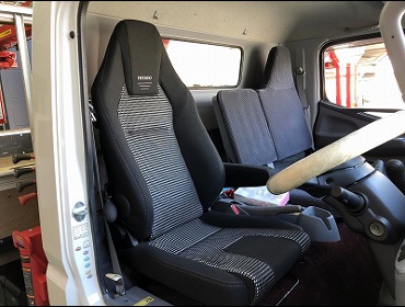 MITSUBISHI�@�L�����^�[�@���C�h�i2012�N�j�@�Ɂ@RECARO�i���J���j�@LX-F�@IN110�@BK�@�A�[�����X�g�t���@����