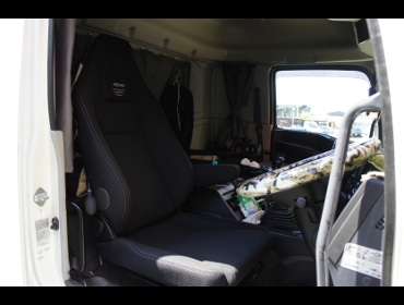 ISUZU�@�M�K�@2DG-CYJ177C�i2018�N�j�@�Ɂ@RECARO�i���J���j�@LX-F�@TR�@NN�@BK�@�A�[�����X�g�t���@����