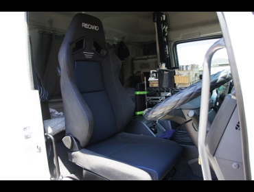 ISUZU�@�M�K�@�Ɂ@RECARO�i���J���j�@SR-7F�@GK100�@BK/BUL�@����