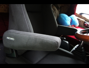 HINO�@�����W���[�v���@PB-FD8J LFA�i2004�N�j�@�Ɂ@RECARO�i���J���j�@SR-7F�@GK100�@BK/BK�@A/R�^�C�v�@����