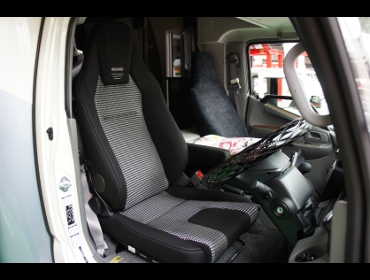 TOYOTA�@�J�����[�h�@�i�b�cRV�@�N���A�@�G�{�i2019�N�j�@�Ɂ@RECARO�i���J���j�@LX-F IN110 BK�@�A�[�����X�g�t���@����